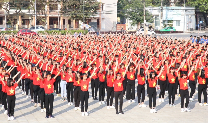 Đoàn viên, thanh niên tỉnh Điện Biên xếp hình Tổ quốc