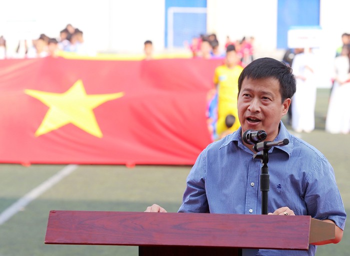 Ông Nguyễn Thanh Bình - Tổng Biên tập báo An ninh Thủ đô - Trưởng Ban Tổ chức giải phát biểu trước trận chung kết.