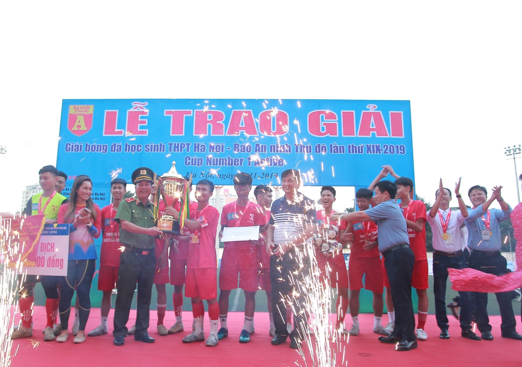 Giải bóng đá học sinh Hà Nội tranh Cup Number 1 Active thành công rực rỡ