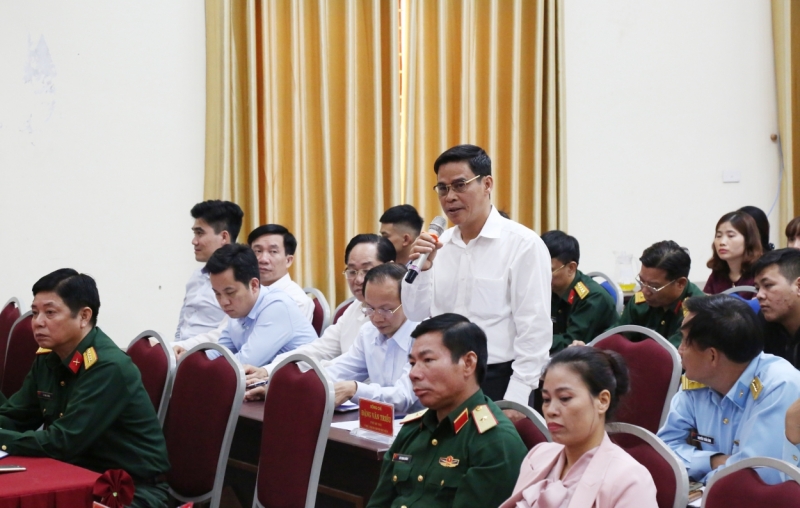 Đại diện người dân xã Đồng Tâm phát biểu tại buổi đối thoại