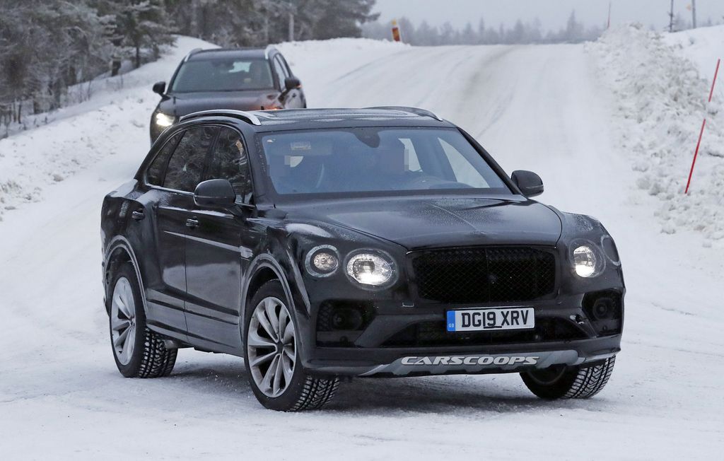 Bentley Bentayga 2021 lộ diện - Đẹp và công nghệ hơn?