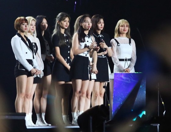 TWICE là một trong những nghệ sĩ bội thu giải thưởng nhất tại AAA 2019