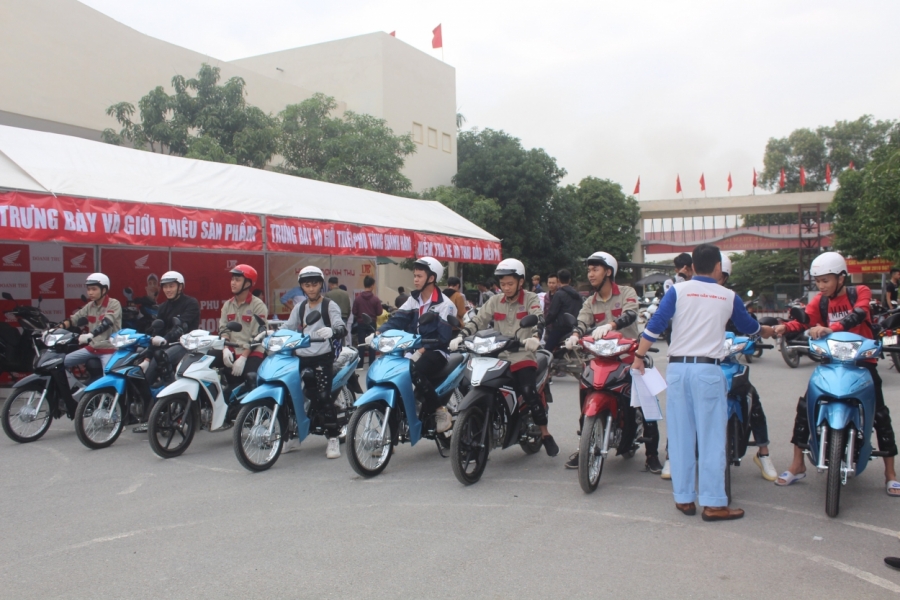 Lễ hội Xuân hồng và ngày hội Thanh niên với văn hóa Giao thông