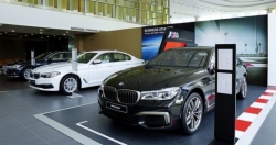 BMW Việt Nam giảm giá tới 300 triệu đồng cho khách hàng mua xe