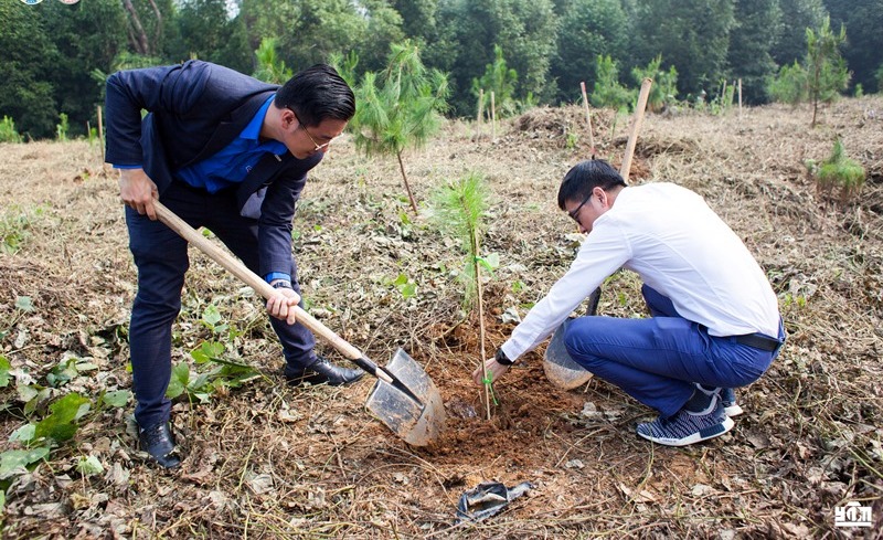 Cán bộ Đoàn trường Kinh tế quốc dân học kiến thức rèn kỹ năng