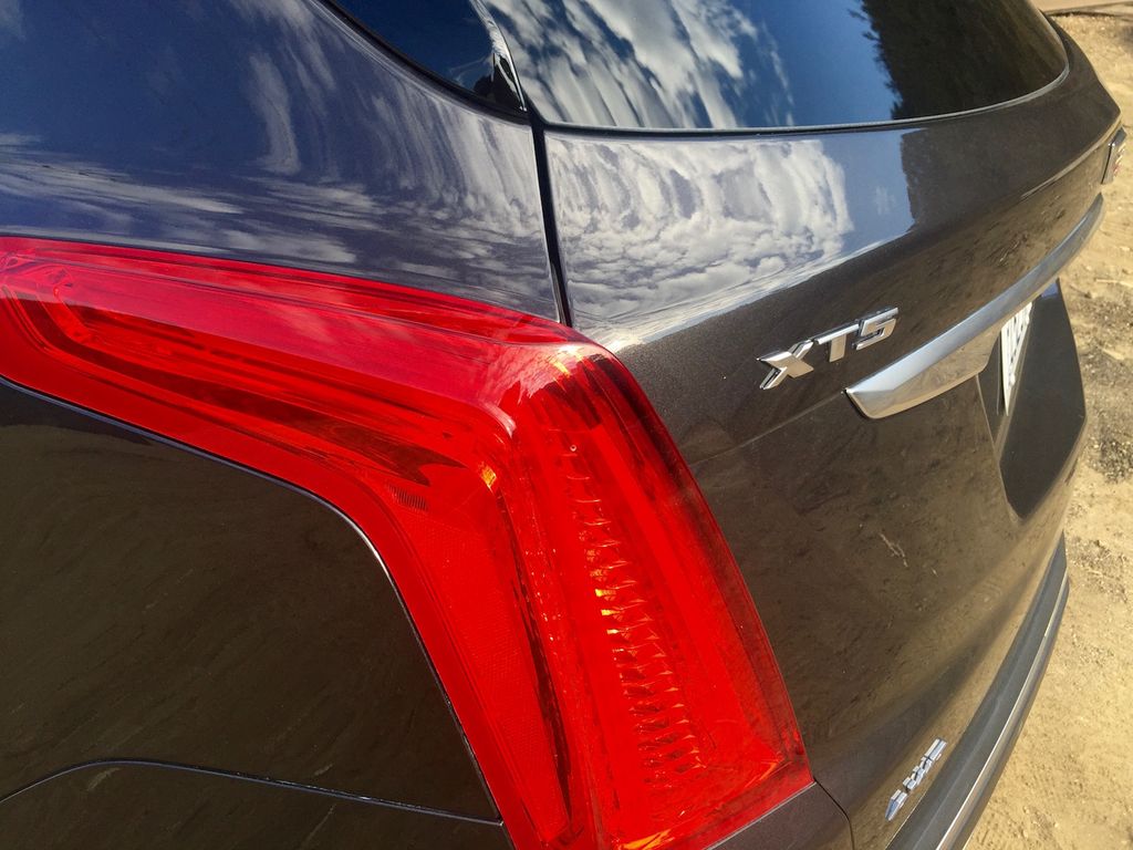 5 ấn tượng đầu tiên về Cadillac XT5 Platinum 2017