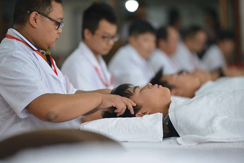 Nhân viên massage - Công việc lương cao nhất Trung Quốc năm 2016