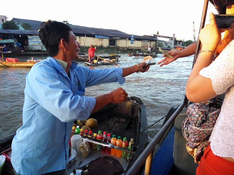 Di sản văn hóa phi vật thể quốc gia chợ nổi Cái răng: Cách nào cứu?