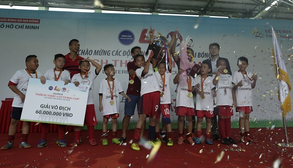 Đội bóng nhí của Hà Nội H.Y.S FC giành chức vô địch Giải Thách thức Lotteria Cup’ mùa thứ 4