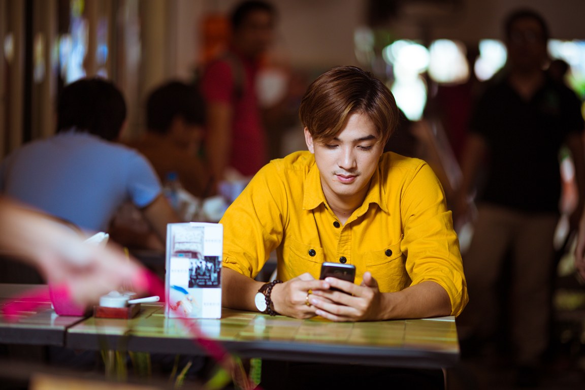 Hương Tràm tiếp tục mời người quen hot boy trong MV mới