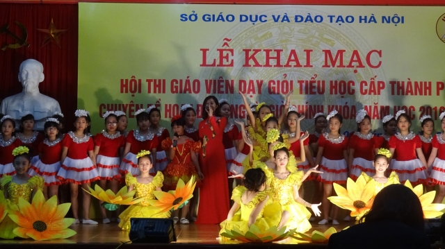 Khai mạc hội thi GVDG Tiểu học cấp Thành phố chuyên đề “Tổ chức hoạt động ngoài giờ chính khóa”