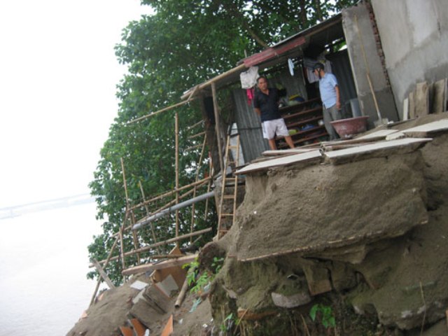 Phường Bạch Đằng (quận Hai Bà Trưng, Hà Nội): Một số nhà dân có nguy cơ bị 