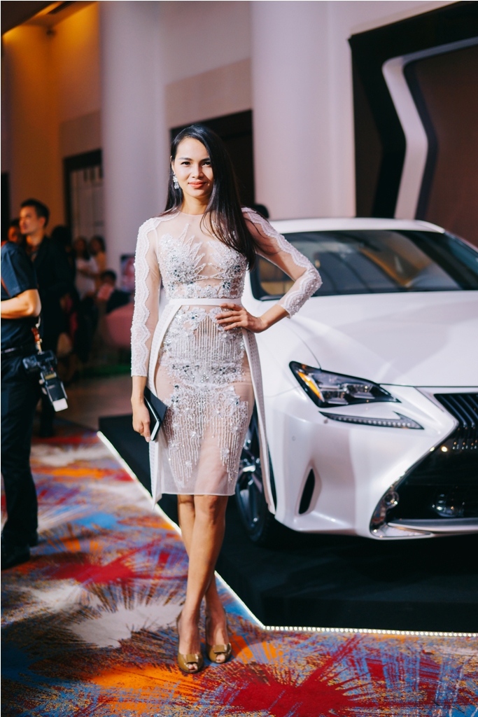 Stylist Đỗ Long mất 3 ngày chuẩn bị trang phục cho bạn thân Diễm Châu