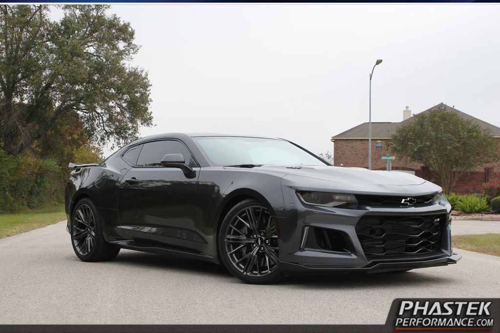 Bản độ gầm thấp đầu tiên của Chevrolet Camaro ZL1 2017