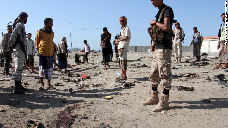 IS nhận trách nhiệm vụ đánh bom tự sát ở Yemen làm 49 người chết