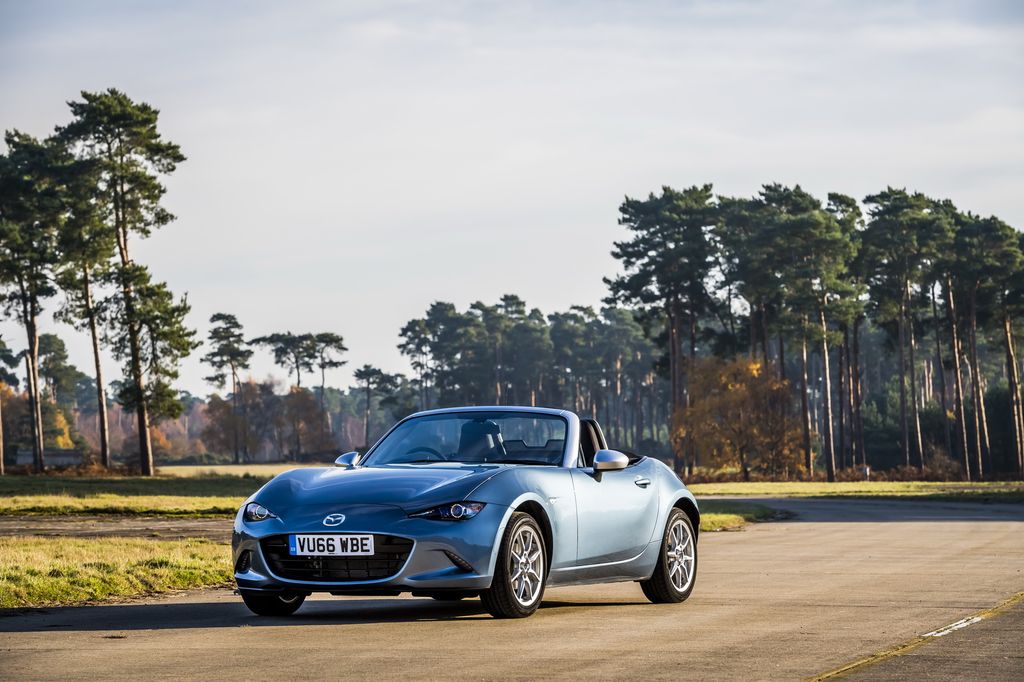 Mazda MX-5 Arctic sắp có mặt tại các đại lý tại Anh