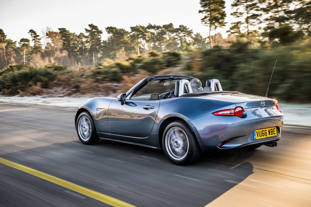 Mazda MX-5 Arctic sắp có mặt tại các đại lý tại Anh