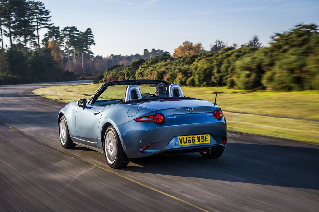Mazda MX-5 Arctic sắp có mặt tại các đại lý tại Anh