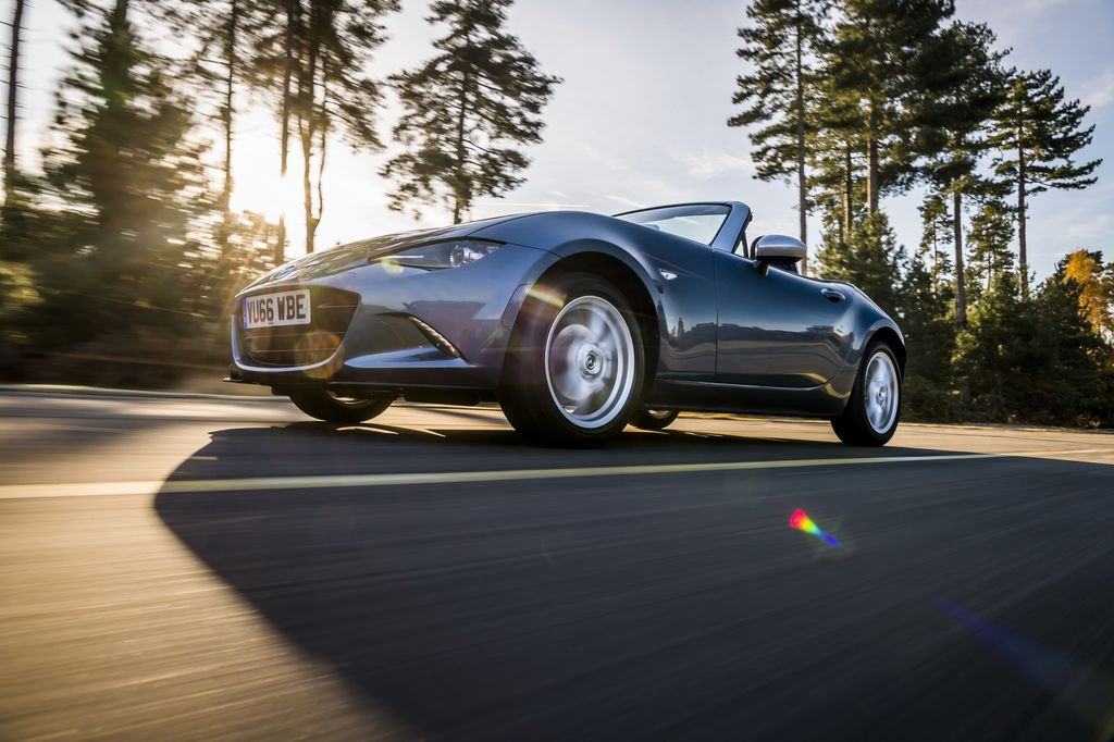 Mazda MX-5 Arctic sắp có mặt tại các đại lý tại Anh
