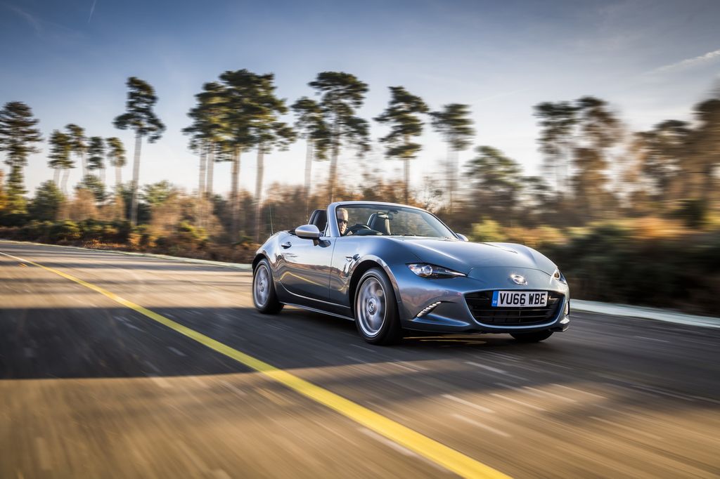 Mazda MX-5 Arctic sắp có mặt tại các đại lý tại Anh