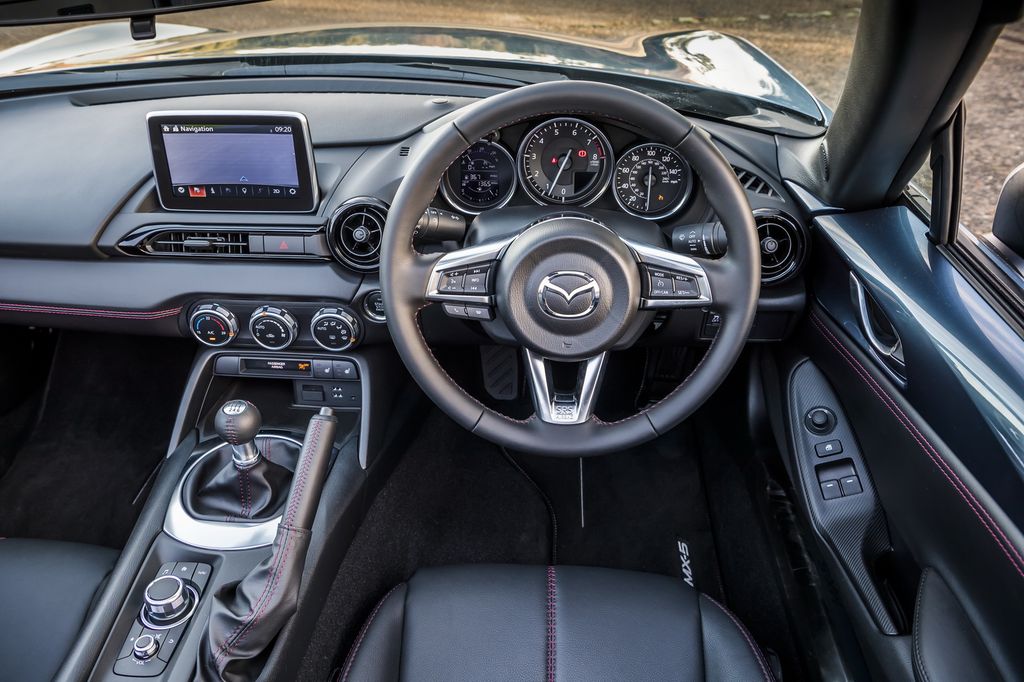 Mazda MX-5 Arctic sắp có mặt tại các đại lý tại Anh