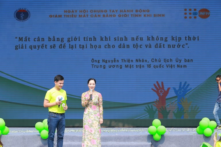 Hãy để việc sinh con trai hay gái theo quy luật tự nhiên