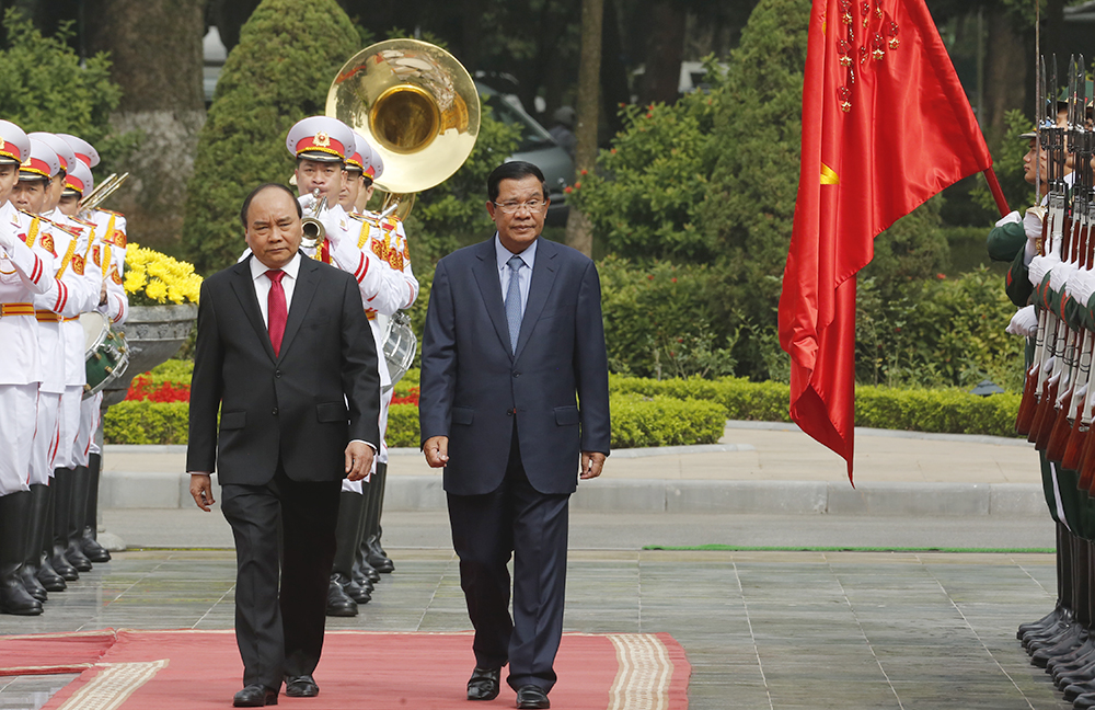 Thủ tướng Nguyễn Xuân Phúc hội đàm với Thủ tướng Campuchia Hun Sen