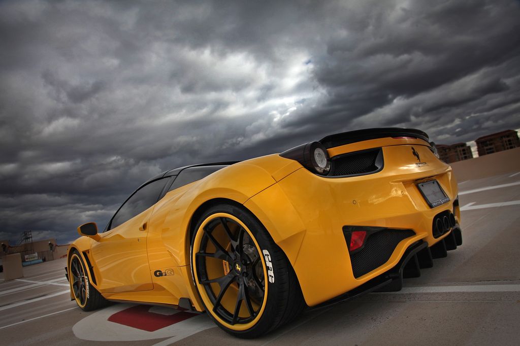 Ferrari 458 độ gói thân rộng quen-mà-lạ đầy cá tính