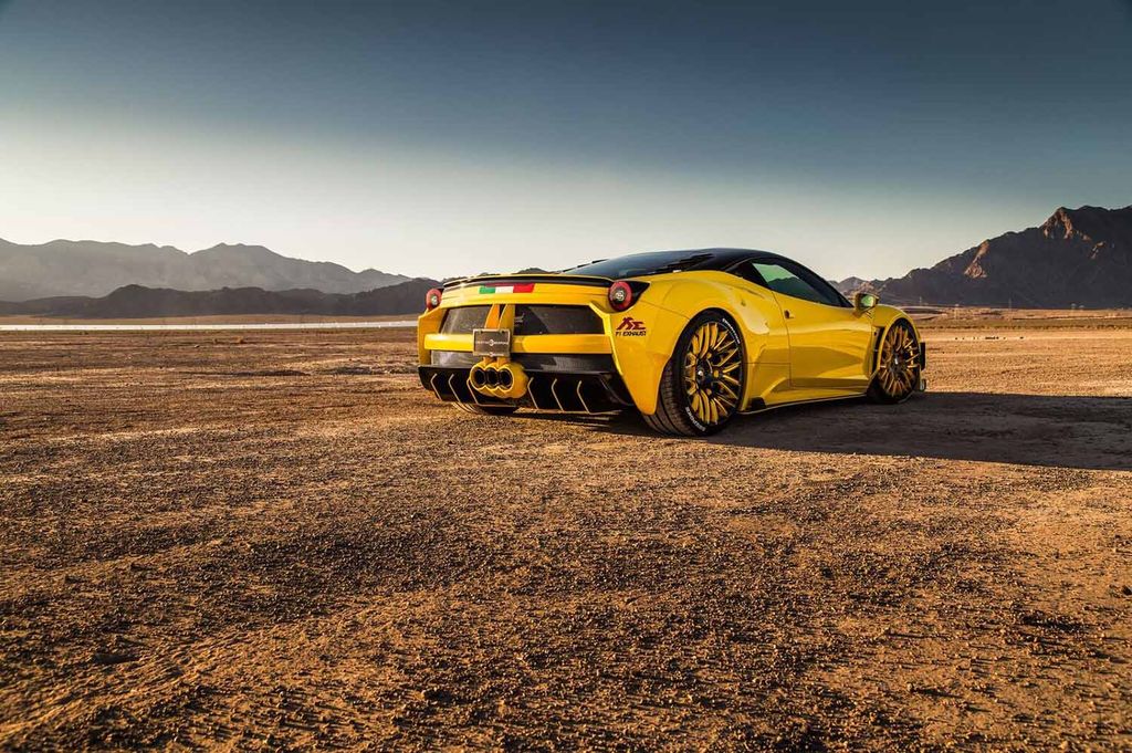 Ferrari 458 độ gói thân rộng quen-mà-lạ đầy cá tính