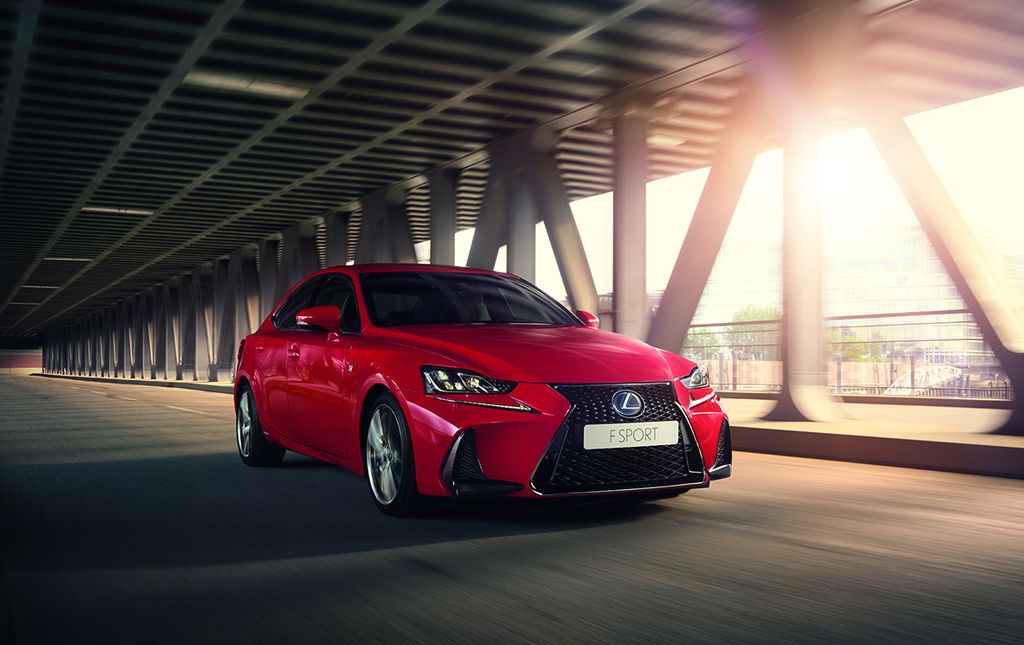 Lexus IS facelift bắt đầu được đặt hàng tại Anh, giá từ 852 triệu VNĐ