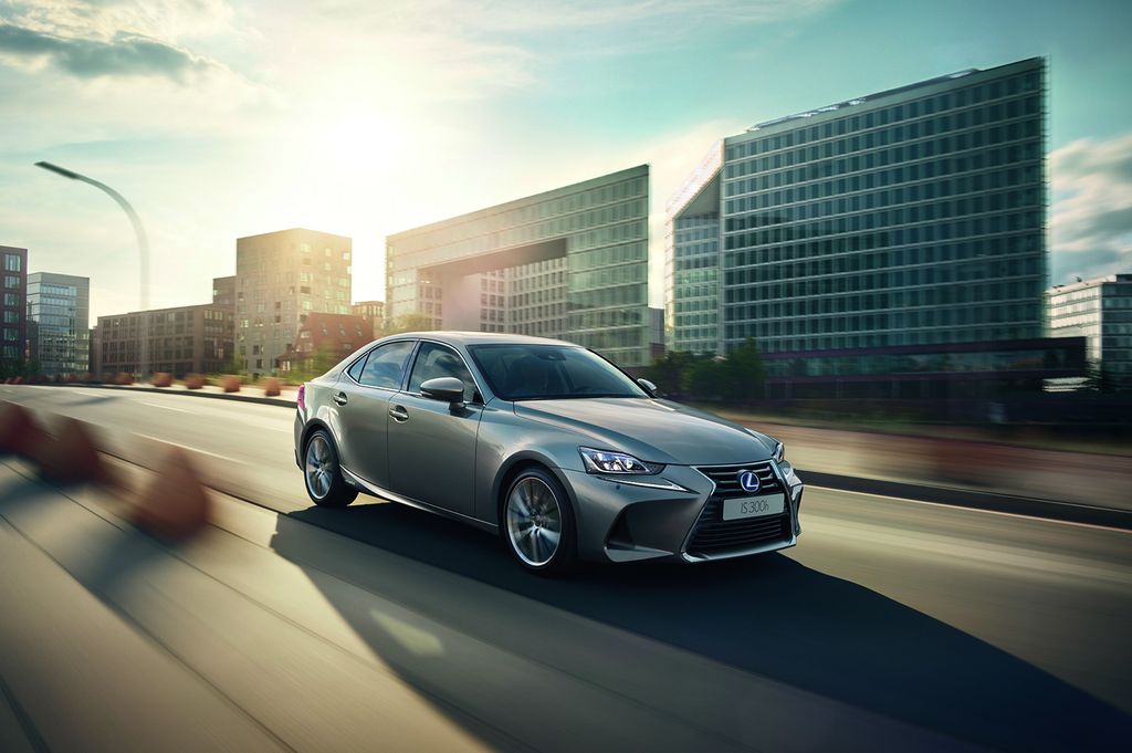 Lexus IS facelift bắt đầu được đặt hàng tại Anh, giá từ 852 triệu VNĐ