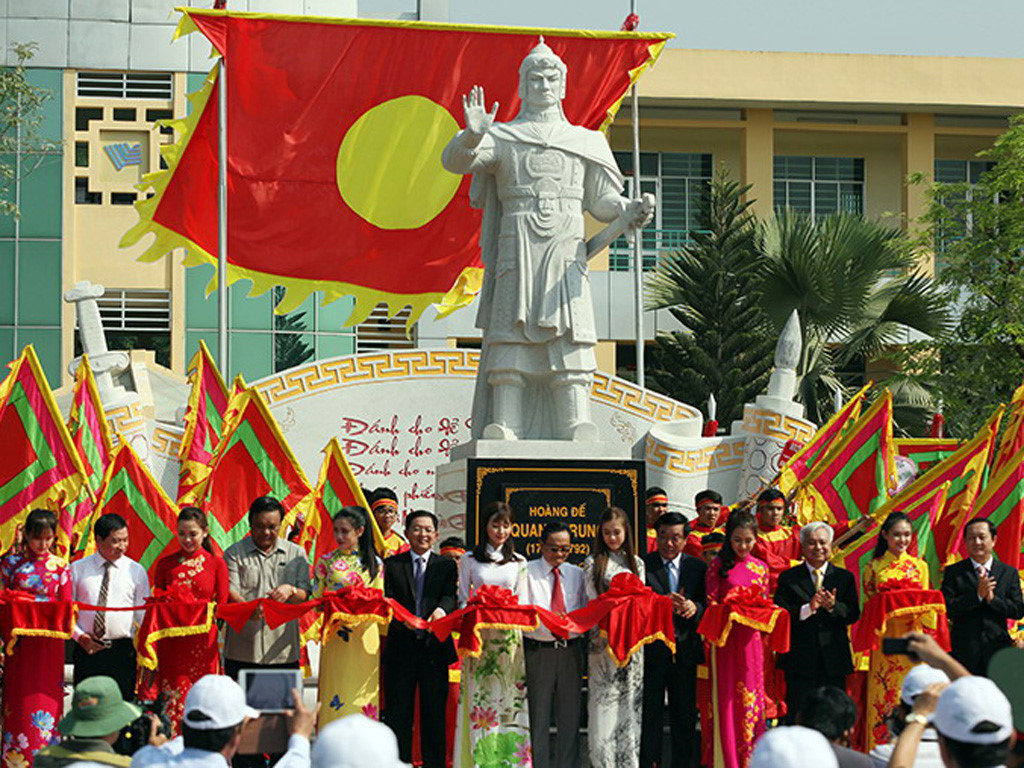 Khánh thành tượng Hoàng đế Quang Trung tại Đại học Quốc gia TP HCM