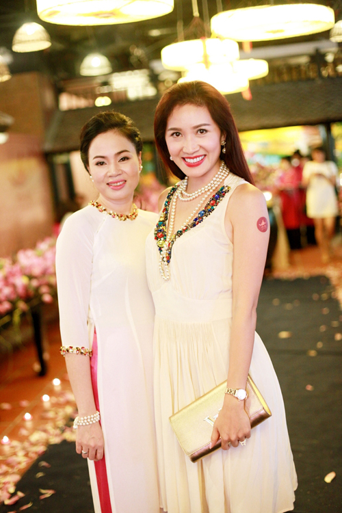 Nhà may Ngân An giới thiệu bộ sưu tập Sắc Sen