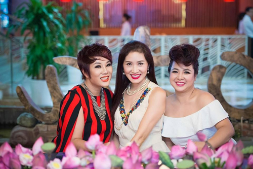 Nhà may Ngân An giới thiệu bộ sưu tập Sắc Sen