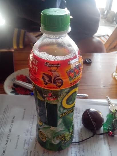 Tân Hiệp Phát lại bị dọa tung… 1.000 chai sản phẩm có ruồi