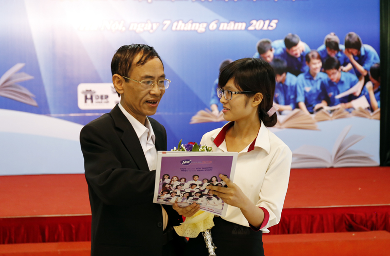 Thêm yêu những trang sách