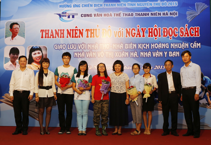 Thêm yêu những trang sách