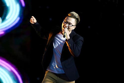 Thiện Hiếu hát “Ông bà anh” được đề cử Làn sóng xanh