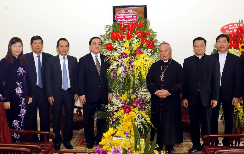 Bí thư Thành ủy Hoàng Trung Hải thăm, chúc mừng Tòa Tổng giám mục Hà Nội