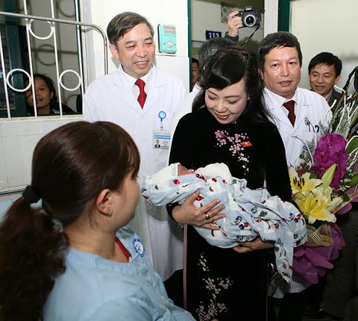 Đã có 30 trường hợp sinh con nhờ mang thai hộ