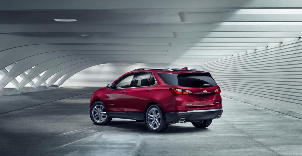 Chevrolet Equinox 2018 có giá bán khởi điểm từ 556 triệu VNĐ