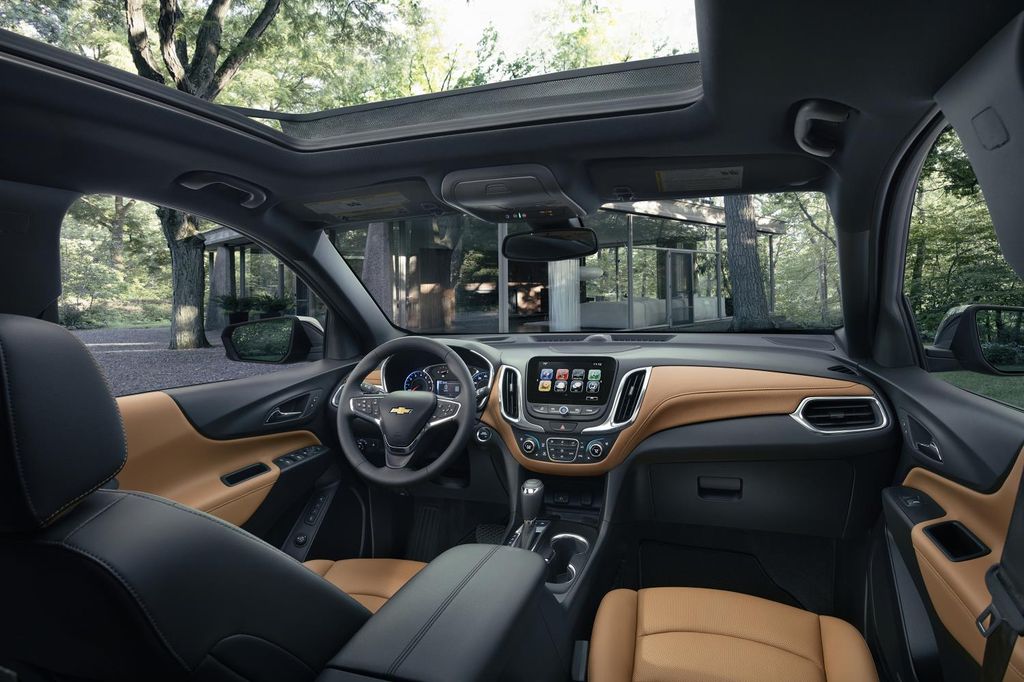 Chevrolet Equinox 2018 có giá bán khởi điểm từ 556 triệu VNĐ
