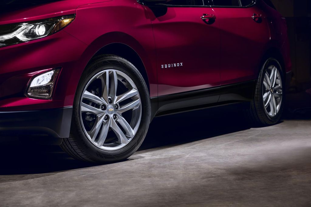 Chevrolet Equinox 2018 có giá bán khởi điểm từ 556 triệu VNĐ