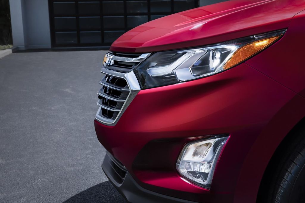 Chevrolet Equinox 2018 có giá bán khởi điểm từ 556 triệu VNĐ