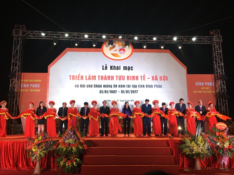 Toyota Việt Nam đồng hành cùng tỉnh Vĩnh Phúc tại Triển lãm thành tựu kinh tế - xã hội và hội chợ chào mừng 20 năm tái lập tỉnh