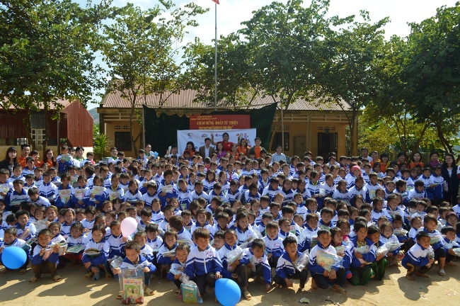 Vietravel Hà Nội tổ chức Hành trình du lịch từ thiện ấm áp nghĩa tình