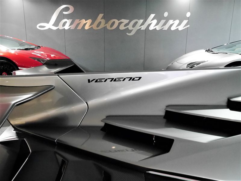 Siêu xe Lamborghini Veneno Coupe sẽ được trưng bày tại showroom Lamborghini London