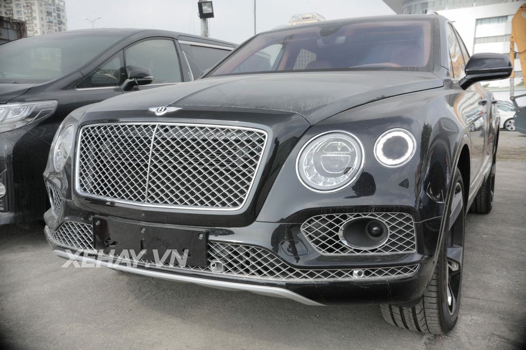 Thêm một chiếc Bentley Bentayga First Edition 