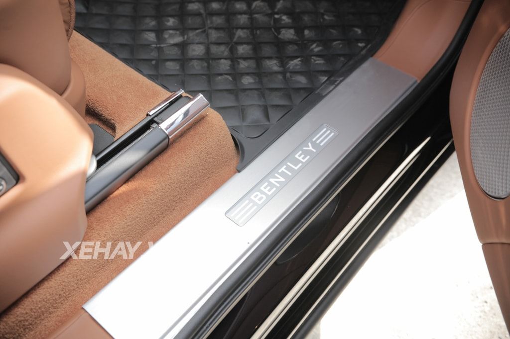 Thêm một chiếc Bentley Bentayga First Edition 
