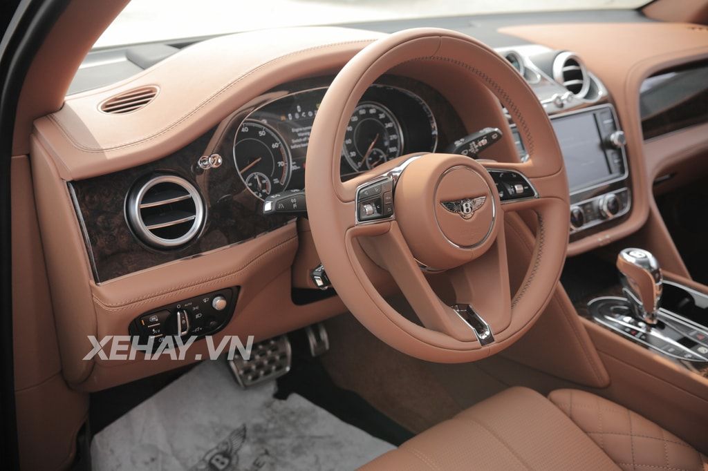 Thêm một chiếc Bentley Bentayga First Edition 
